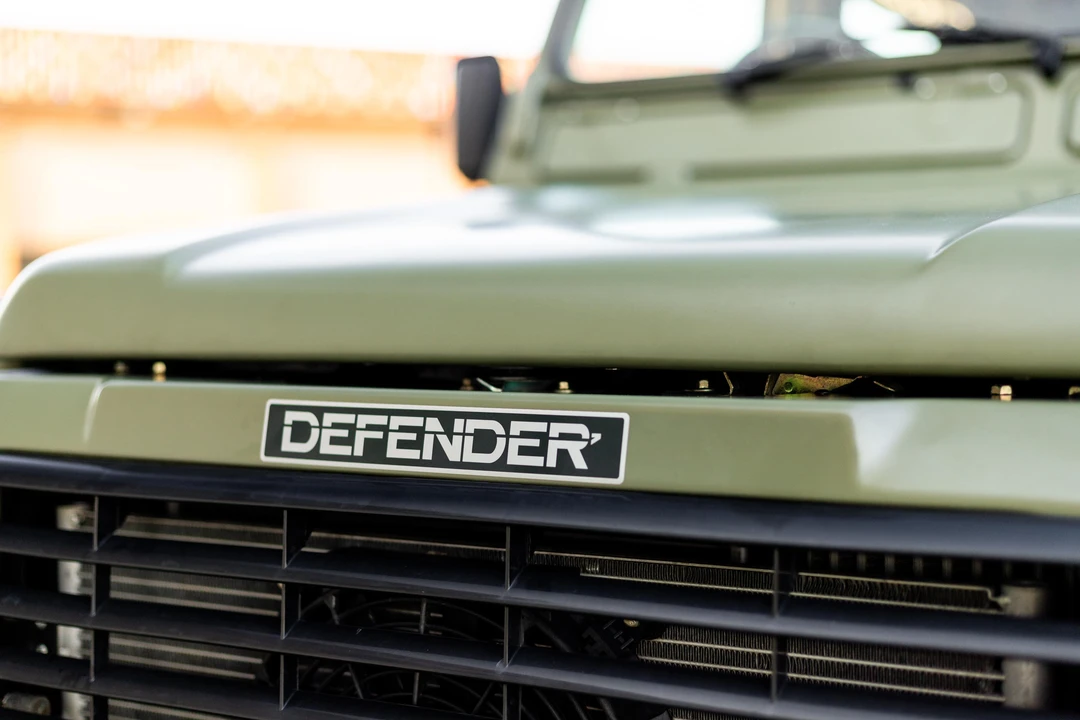 1996 Land Rover Defender 110 - Image 17 of 31