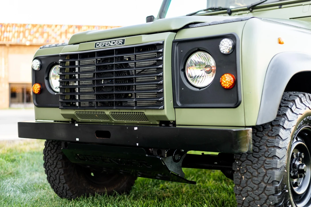 1996 Land Rover Defender 110 - Image 18 of 31