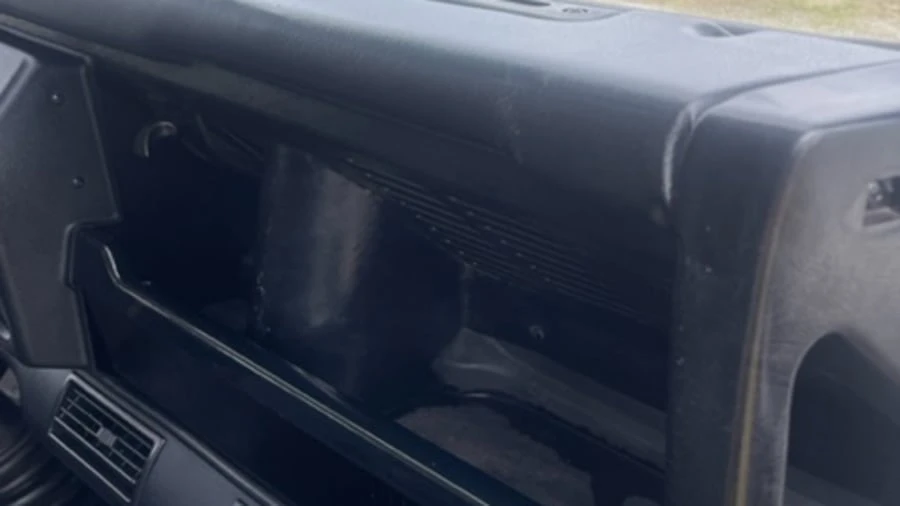 1996 Land Rover Defender 110 - Image 5 of 21