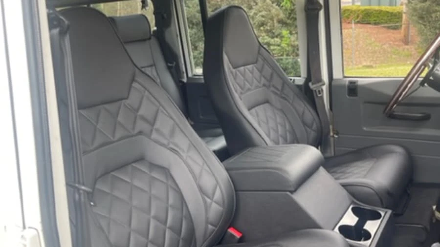 1996 Land Rover Defender 110 - Image 6 of 21