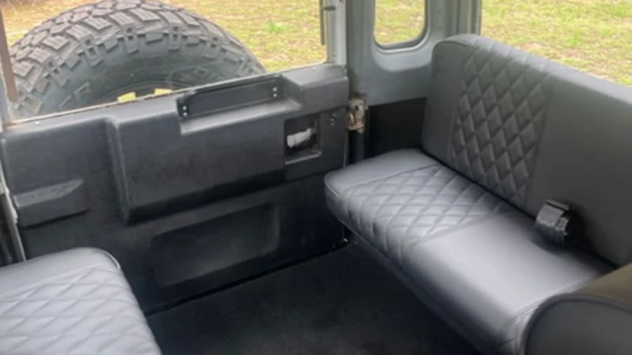 1996 Land Rover Defender 110 - Image 11 of 21