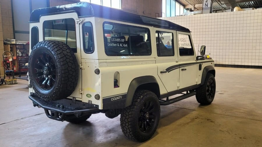 1996 Land Rover Defender 110 - Image 24 of 26