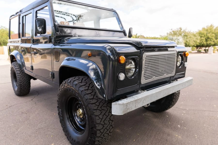 1996 Land Rover Defender 110 - Image 8 of 31