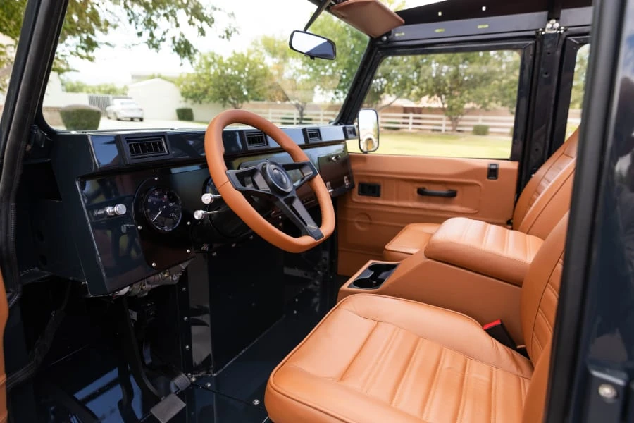 1996 Land Rover Defender 110 - Image 18 of 31