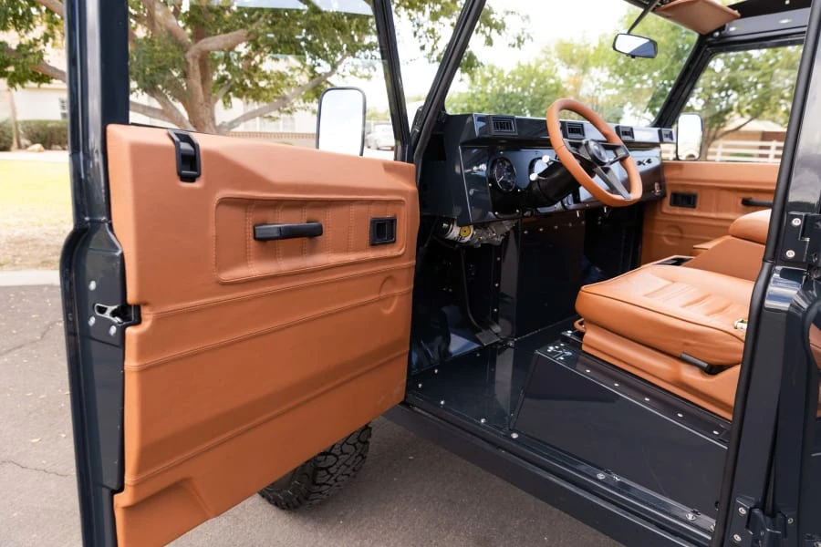 1996 Land Rover Defender 110 - Image 19 of 31