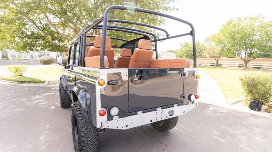 1996 Land Rover Defender 110 - Image 4 of 31