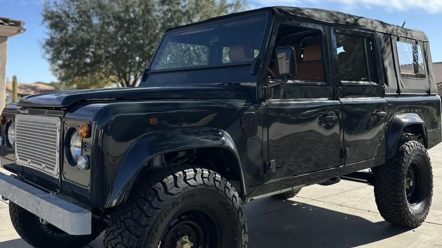 1996 Land Rover Defender 110 - Image 7 of 31