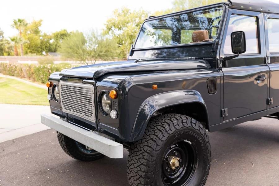 1996 Land Rover Defender 110 - Image 11 of 31