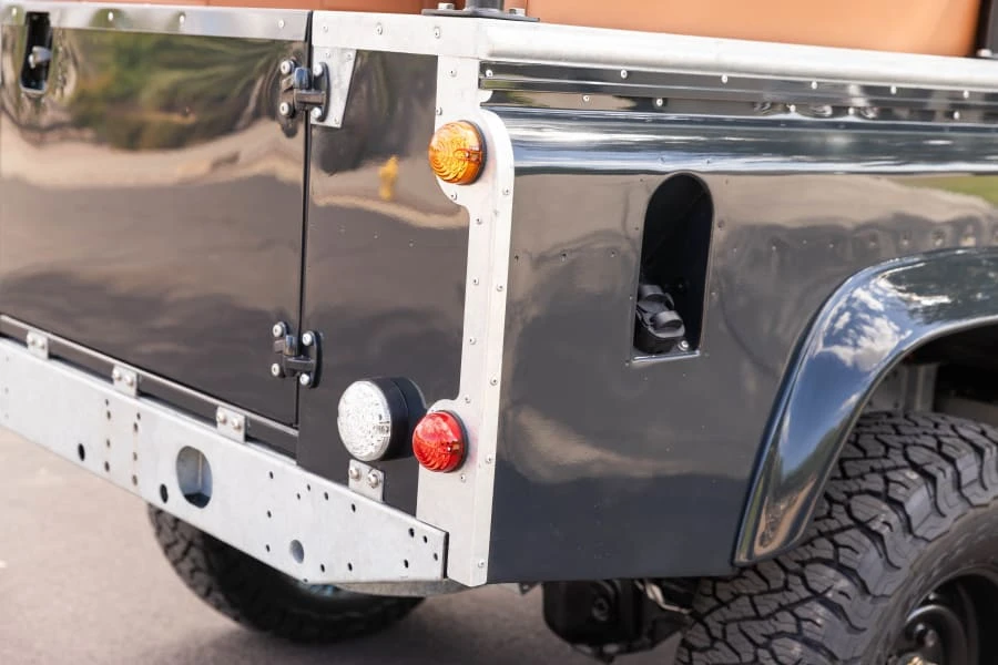 1996 Land Rover Defender 110 - Image 13 of 31