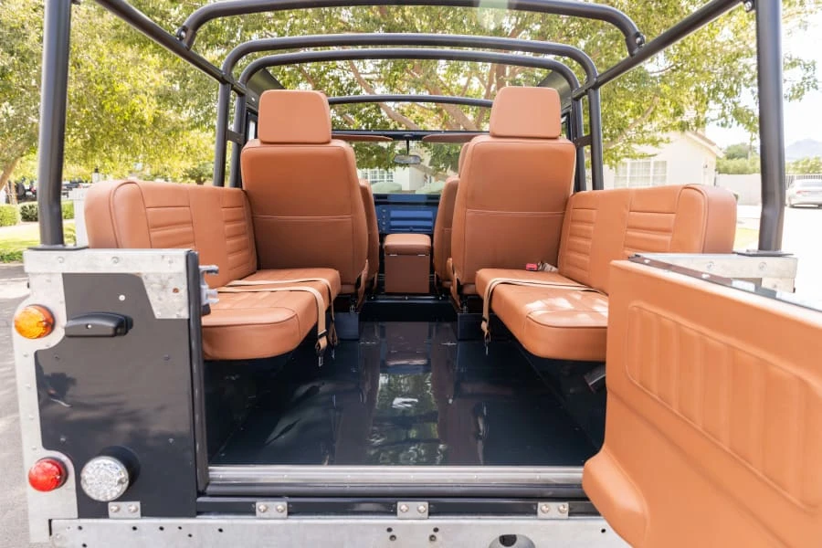 1996 Land Rover Defender 110 - Image 16 of 31