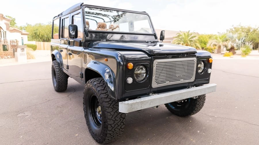 1996 Land Rover Defender 110 - Image 3 of 31