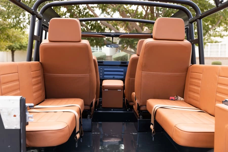 1996 Land Rover Defender 110 - Image 15 of 31