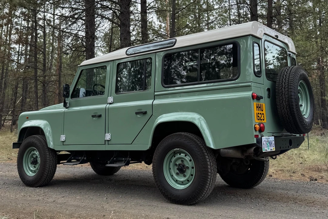 1996 Land Rover Defender 110 - Image 4 of 31