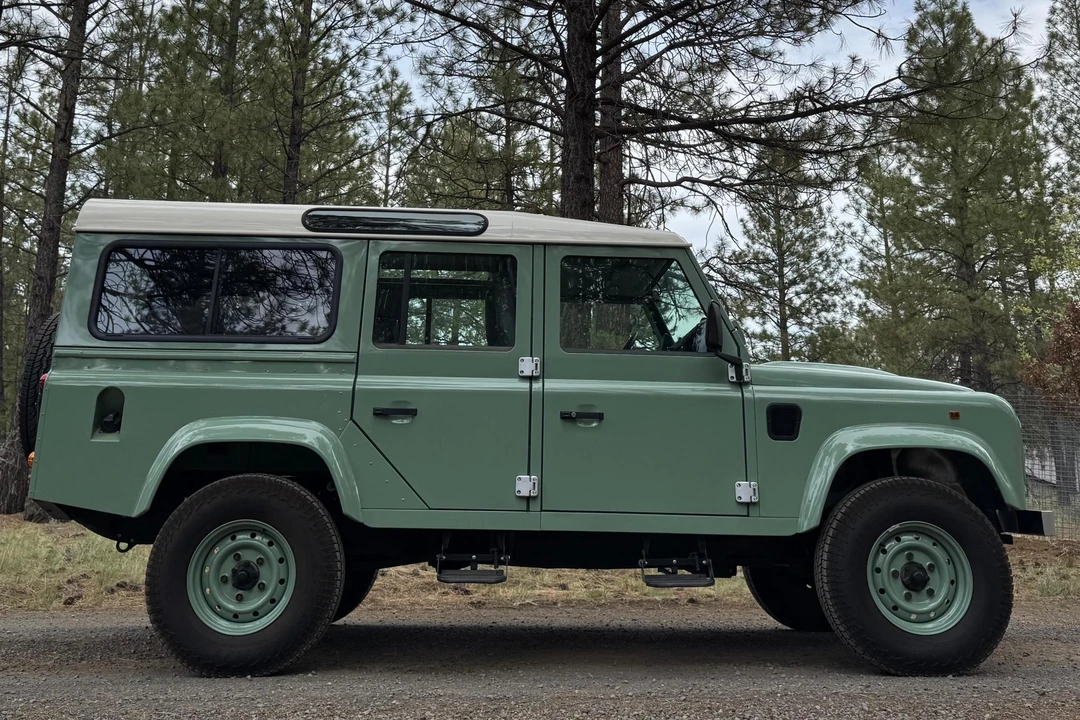 1996 Land Rover Defender 110 - Image 3 of 31