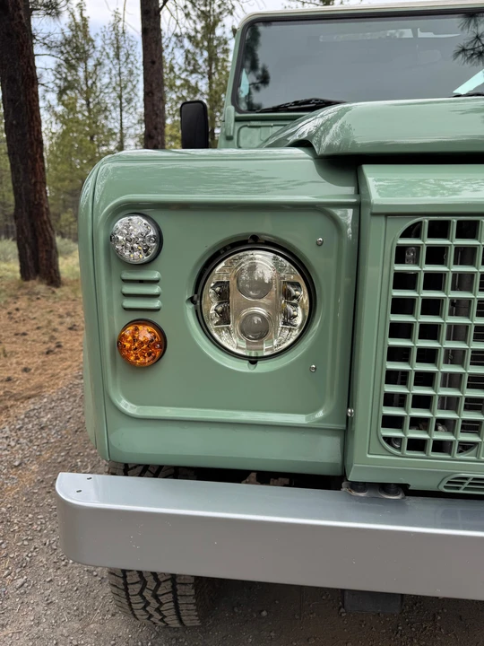 1996 Land Rover Defender 110 - Image 14 of 31