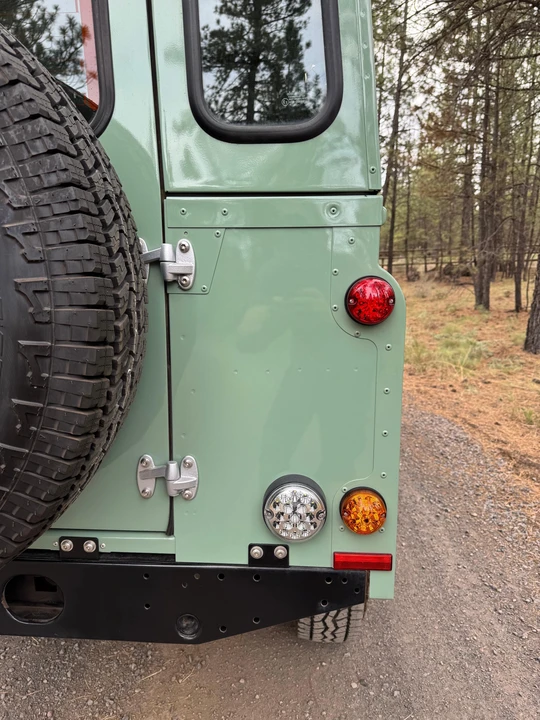 1996 Land Rover Defender 110 - Image 29 of 31