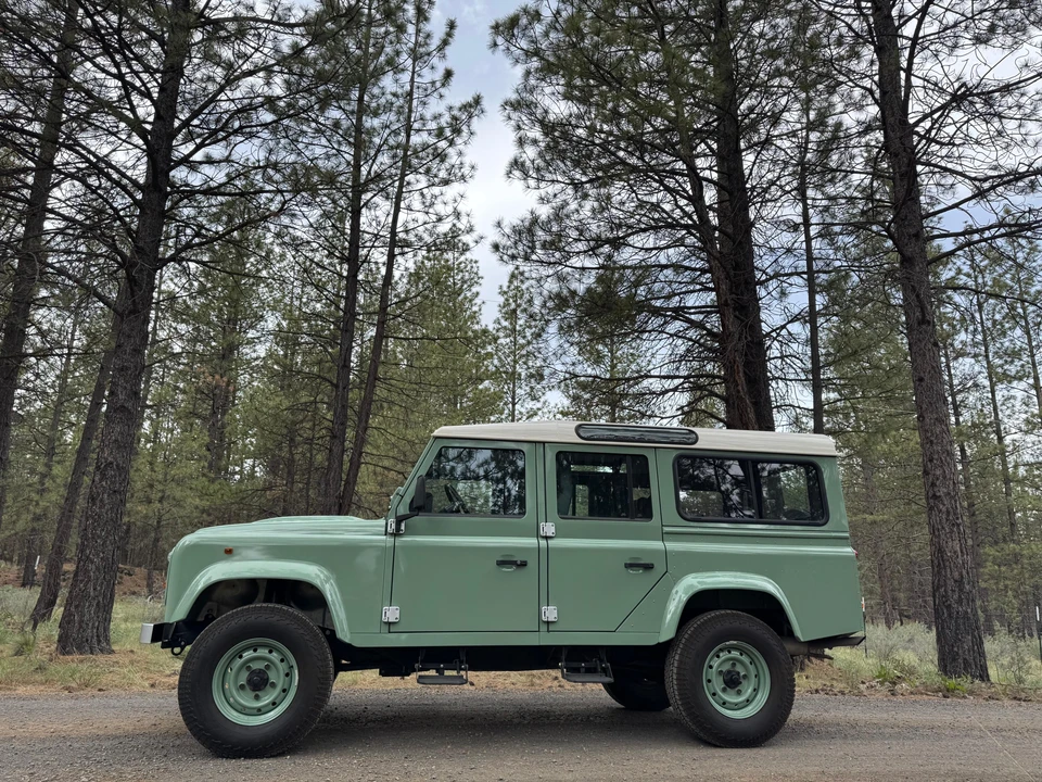 1996 Land Rover Defender 110 - Image 10 of 31