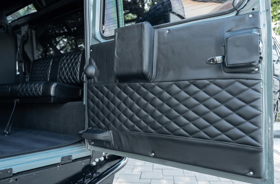 1996 Land Rover Defender 110 - Image 29 of 31