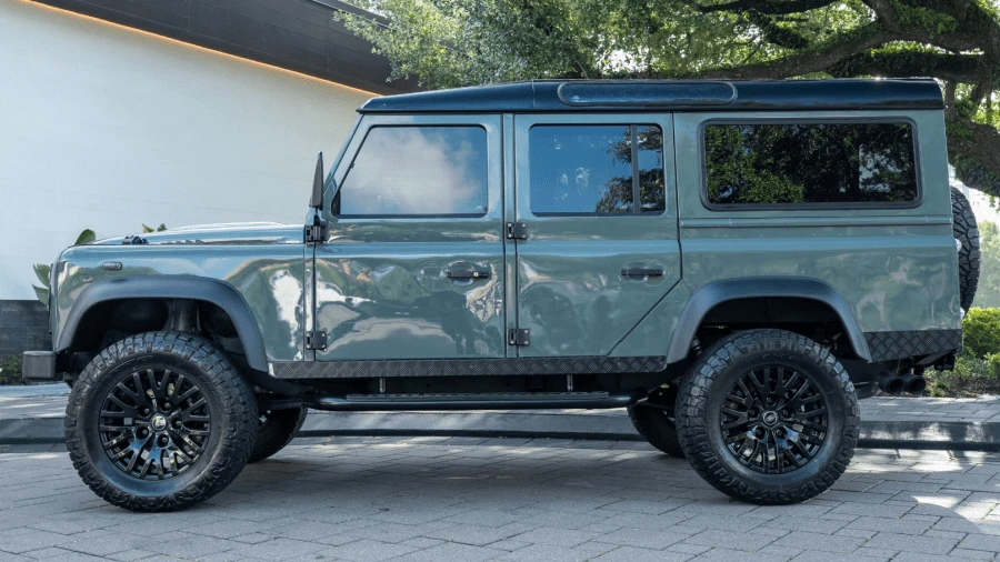 1996 Land Rover Defender 110 - Image 2 of 31