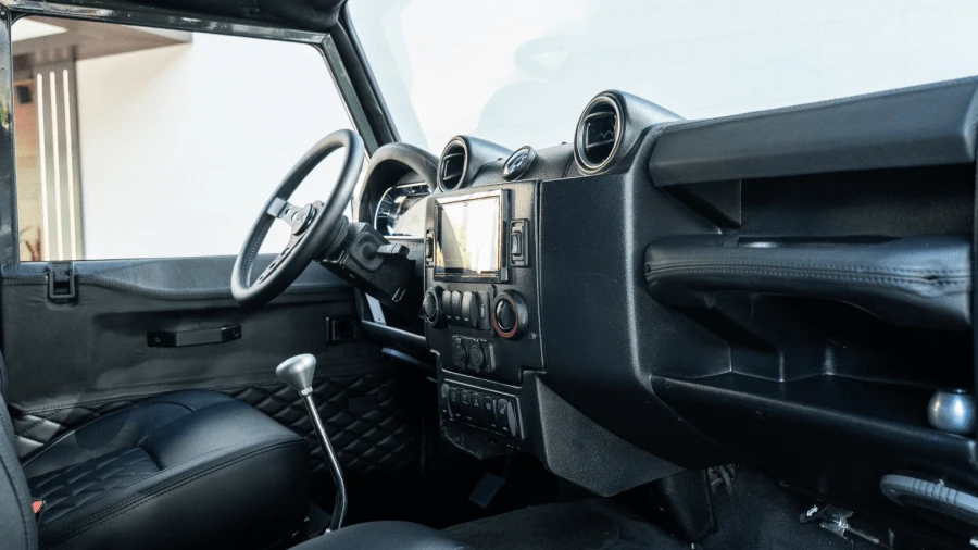 1996 Land Rover Defender 110 - Image 22 of 31