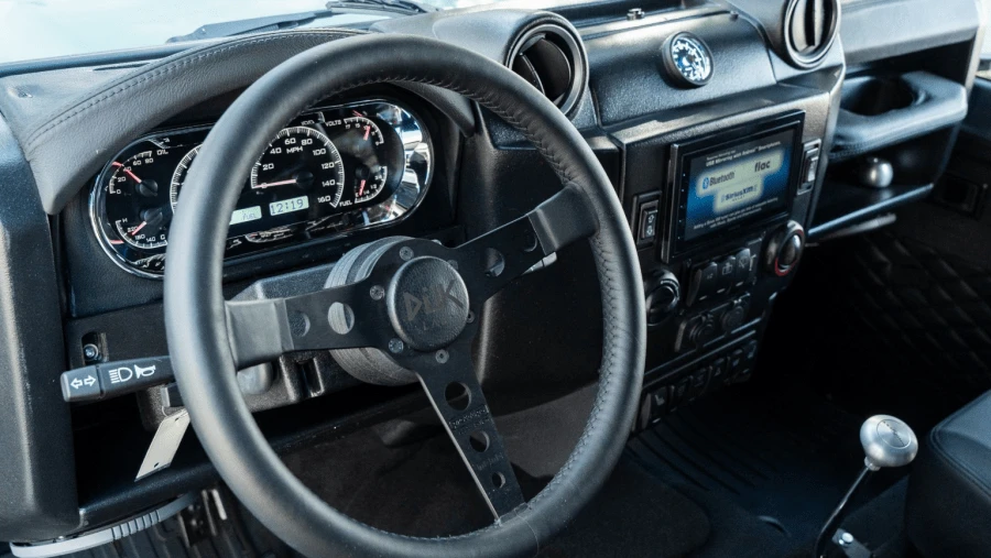 1996 Land Rover Defender 110 - Image 17 of 31