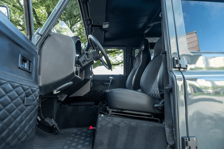 1996 Land Rover Defender 110 - Image 13 of 31