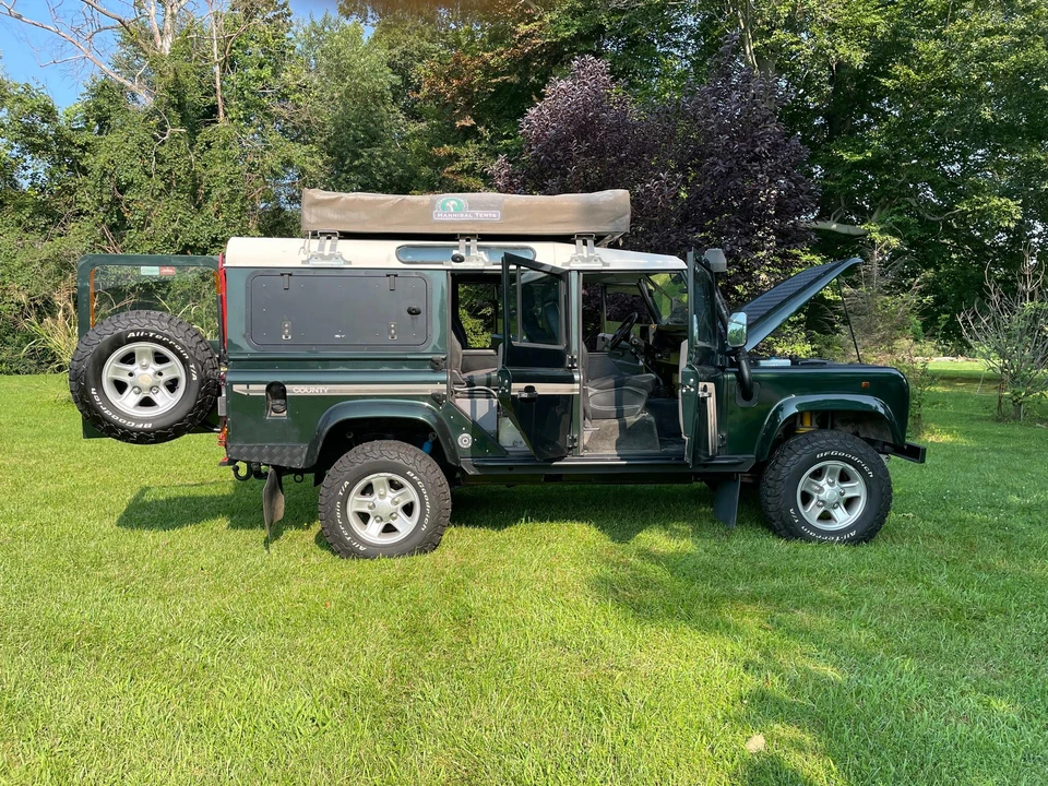 1996 Land Rover Defender 110 - Image 11 of 31