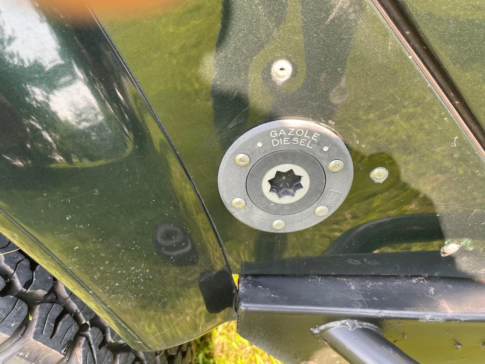 1996 Land Rover Defender 110 - Image 21 of 31