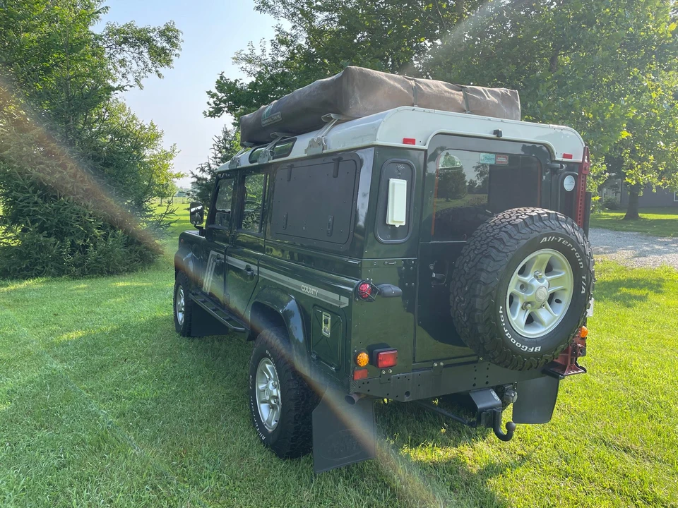 1996 Land Rover Defender 110 - Image 9 of 31