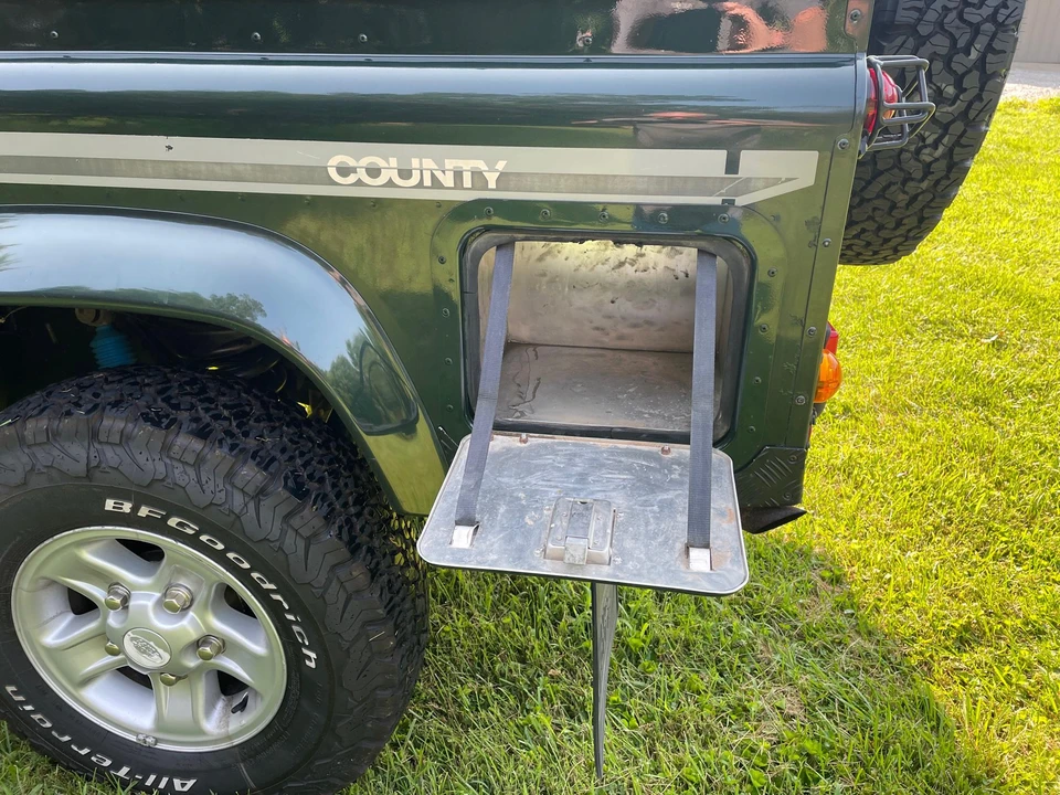 1996 Land Rover Defender 110 - Image 16 of 31