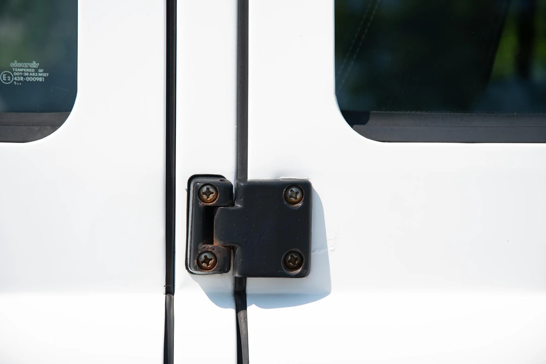 1996 Land Rover Defender 110 - Image 26 of 31