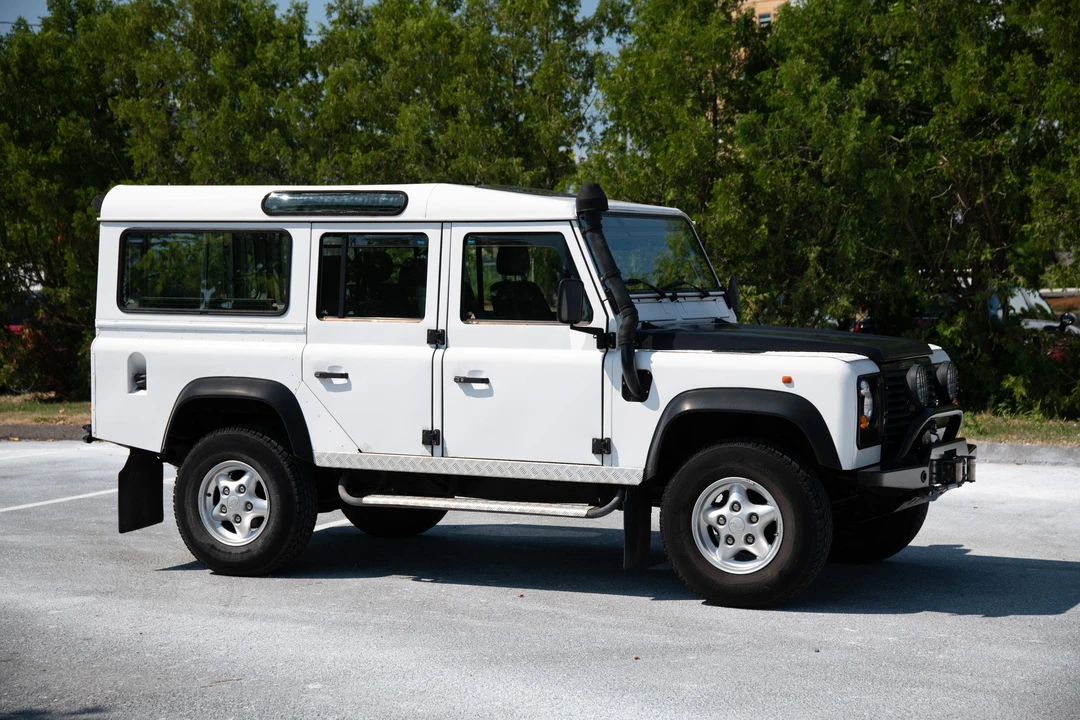1996 Land Rover Defender 110 - Image 11 of 31