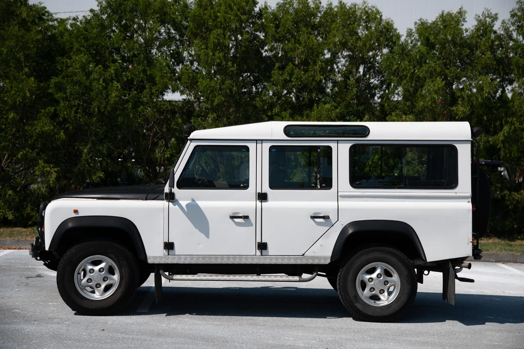 1996 Land Rover Defender 110 - Image 7 of 31