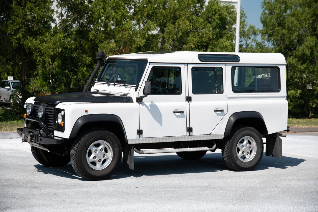 1996 Land Rover Defender 110 - Image 6 of 31
