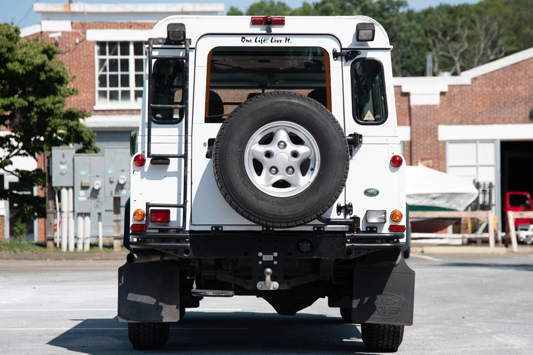 1996 Land Rover Defender 110 - Image 5 of 31