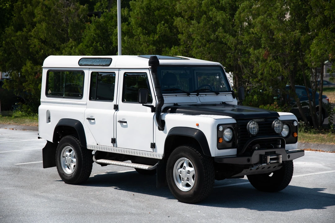 1996 Land Rover Defender 110 - Image 12 of 31