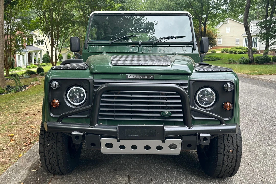 1996 Land Rover Defender 110 - Image 2 of 14