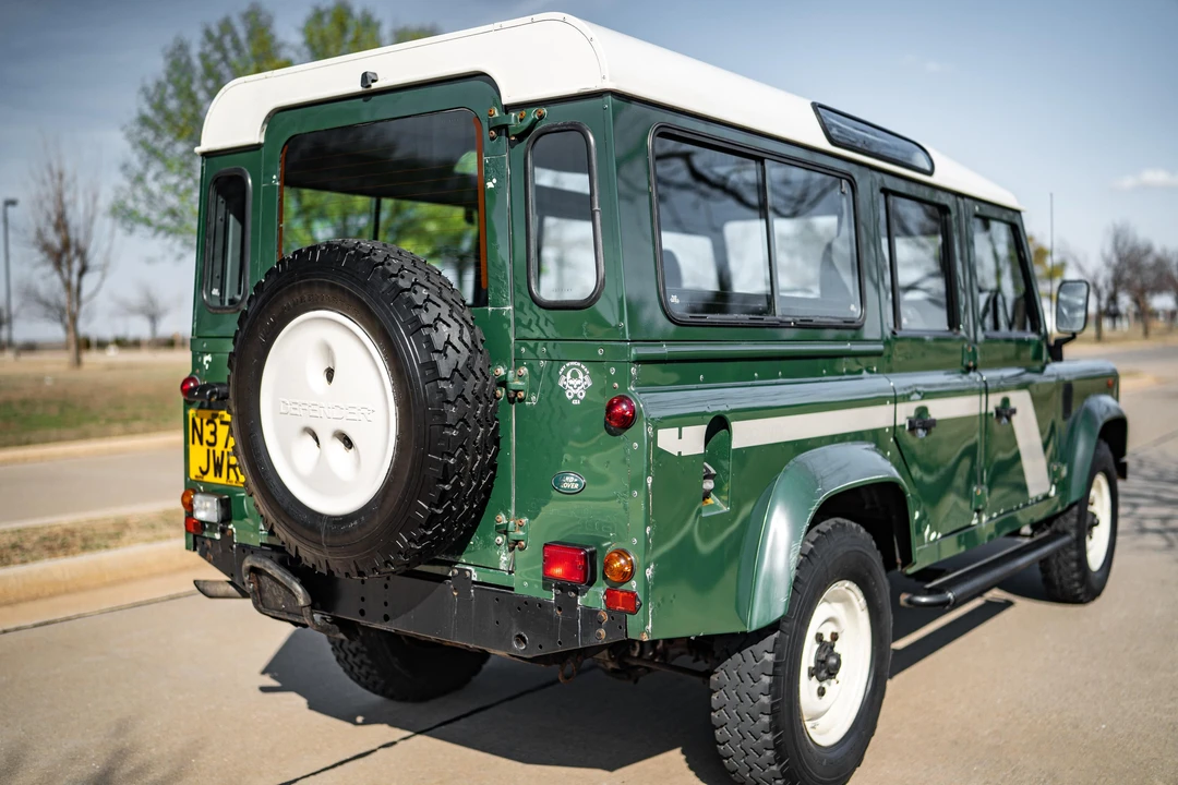 1996 Land Rover Defender 110 - Image 11 of 31