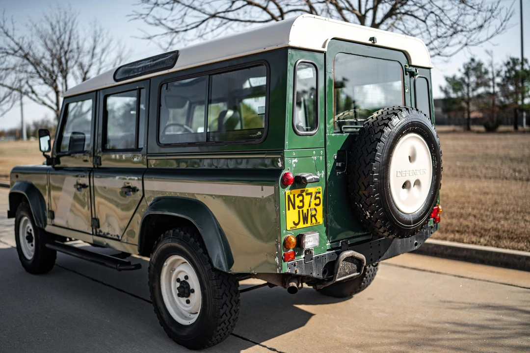 1996 Land Rover Defender 110 - Image 9 of 31