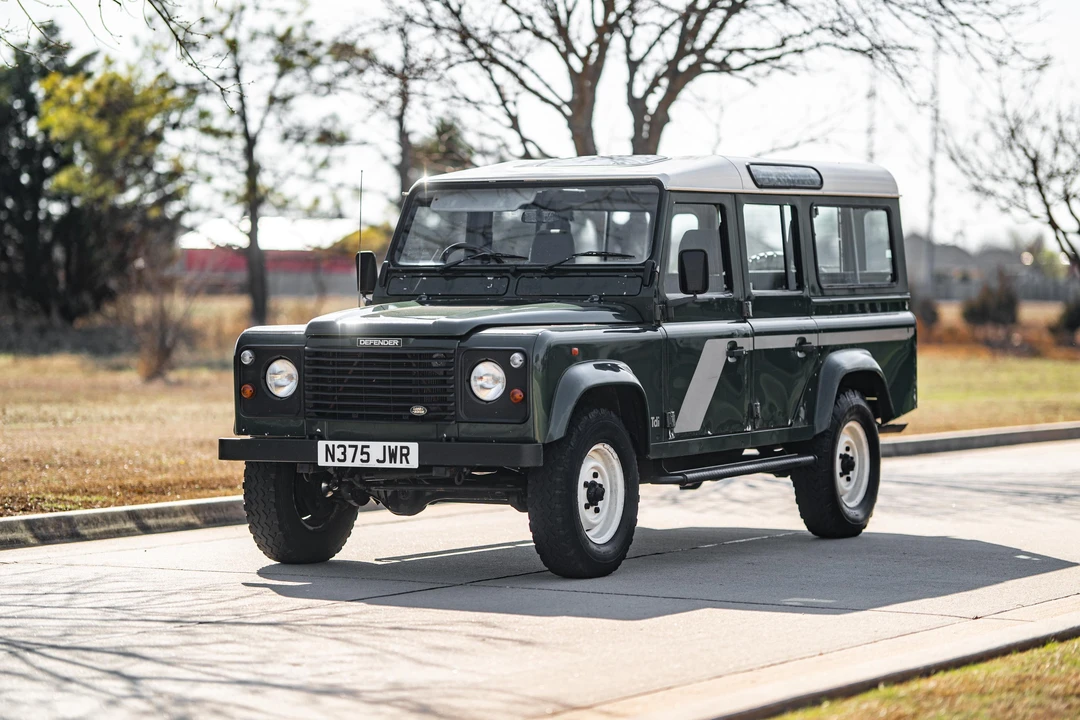 1996 Land Rover Defender 110 - Image 7 of 31