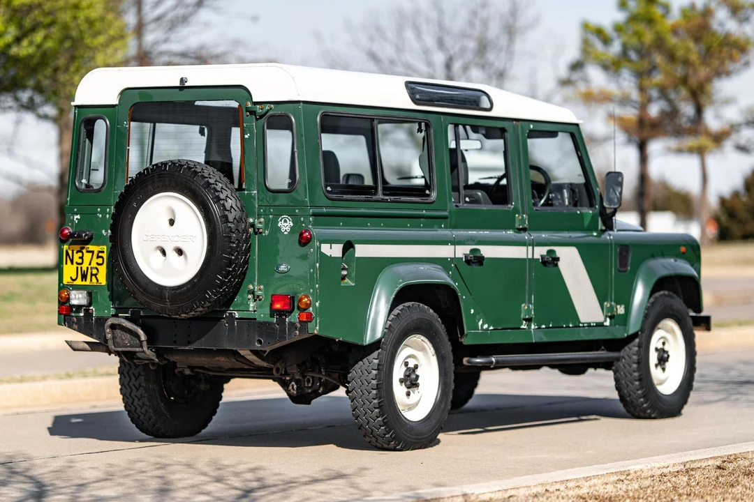 1996 Land Rover Defender 110 - Image 4 of 31