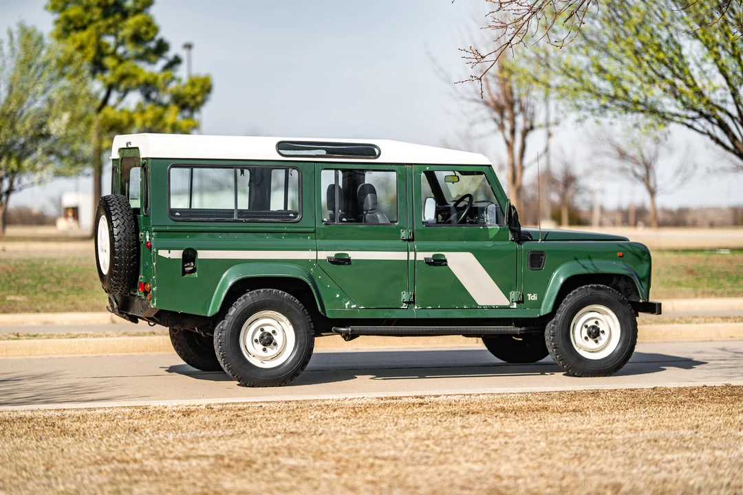 1996 Land Rover Defender 110 - Image 13 of 31