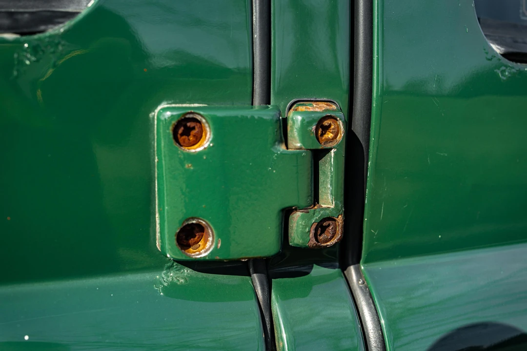 1996 Land Rover Defender 110 - Image 27 of 31