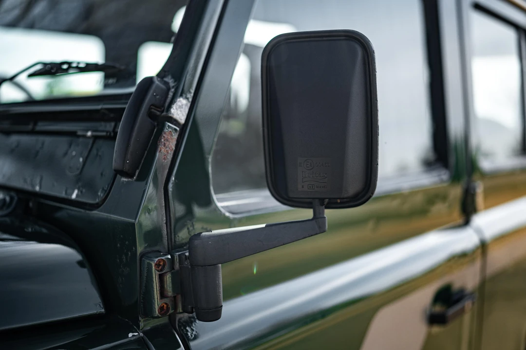 1996 Land Rover Defender 110 - Image 17 of 31