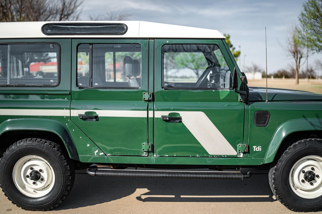1996 Land Rover Defender 110 - Image 15 of 31