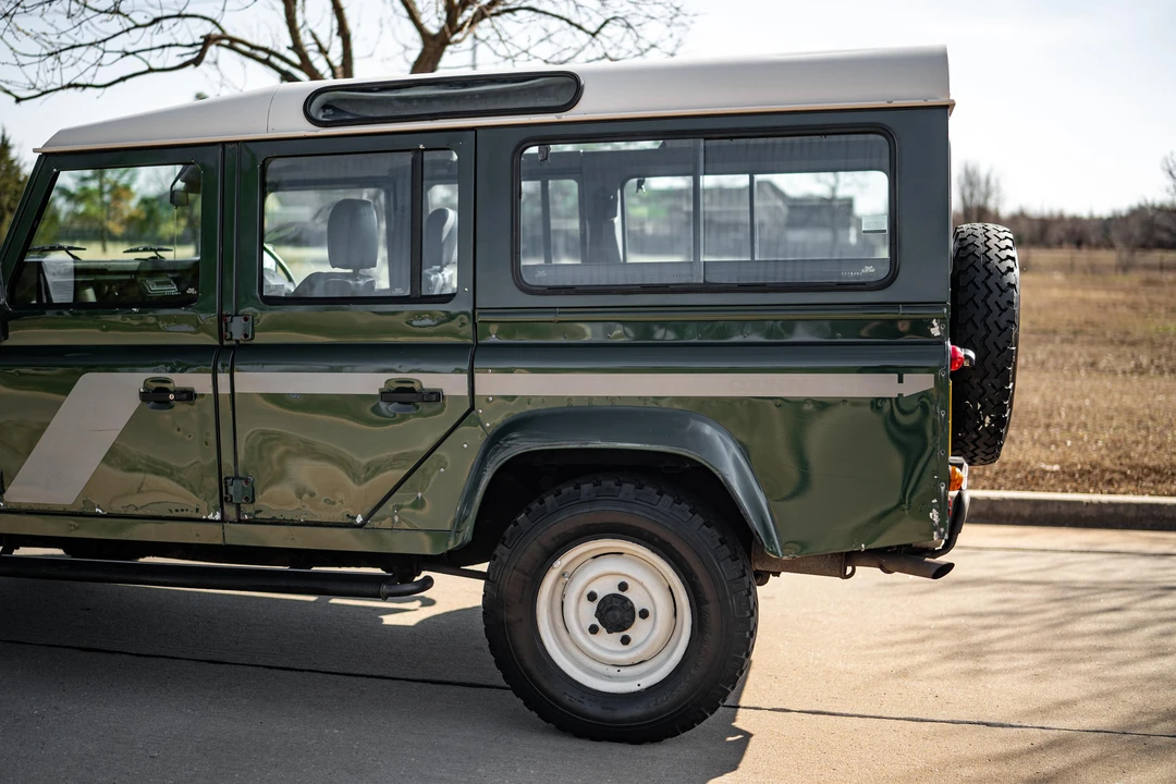 1996 Land Rover Defender 110 - Image 21 of 31