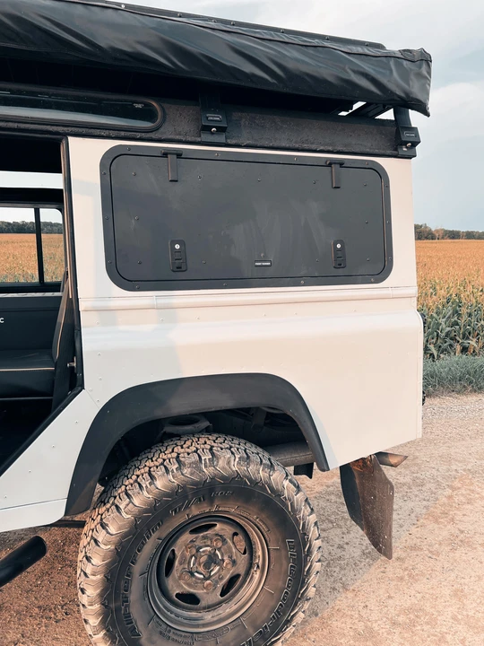 1996 Land Rover Defender 110 - Image 19 of 28
