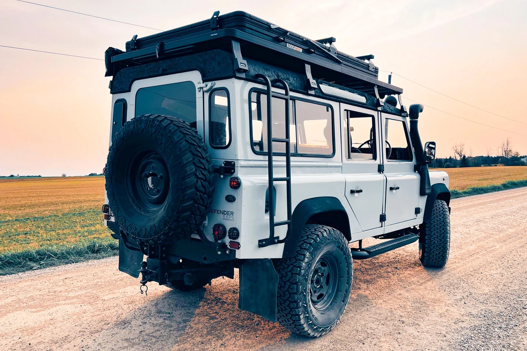 1996 Land Rover Defender 110 - Image 4 of 28