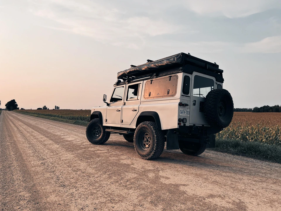 1996 Land Rover Defender 110 - Image 10 of 28