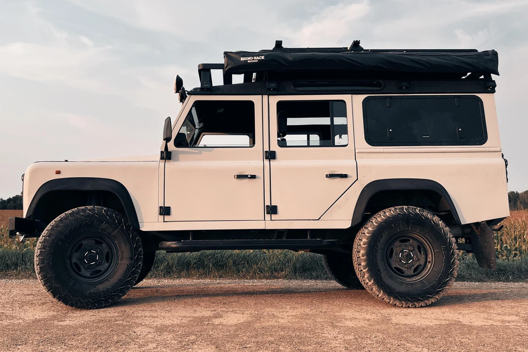 1996 Land Rover Defender 110 - Image 3 of 28